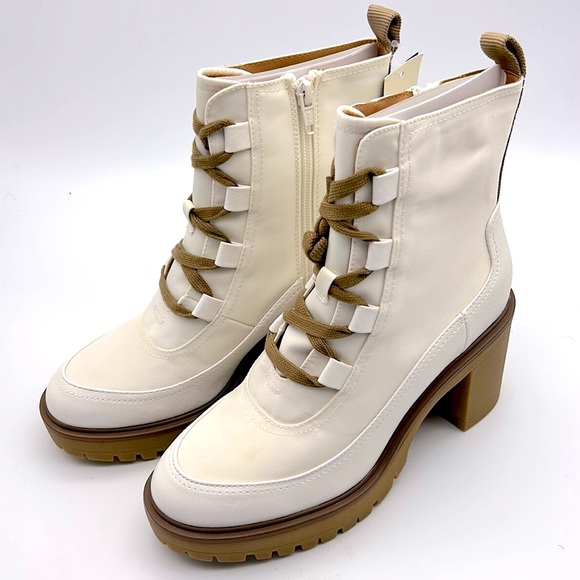 NWT Universal Thread Glenda Combat Moto Hiking Boots - Off White - Picture 1 of 13